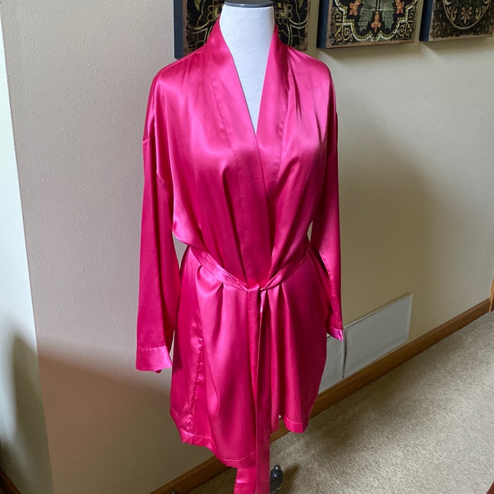 Victoria’s Secret one size pink belted 100% polyester silky satin short robe